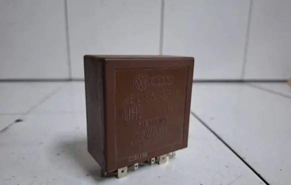 Volkswagen PASSAT B5 Other relay 4B0955531C C181198 72WA403