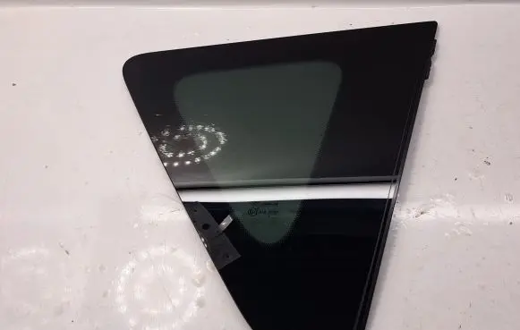Toyota Verso Rear side window 627100F040