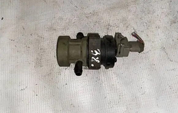 Mercedes-Benz C W203 Turbo solenoid valve 0004701993 A0004701993
