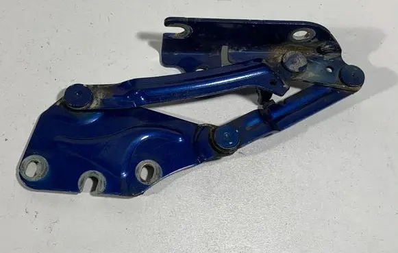 Volkswagen Golf Plus Engine bonnet/hood hinges 5M0823302