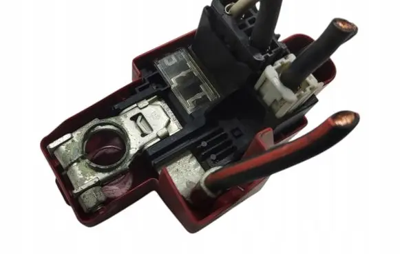 Toyota Yaris Positive cable (battery)