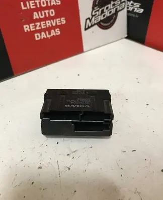 Volvo V70 Seat heating relay 30795504