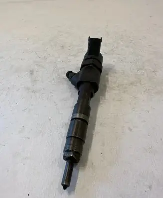 Nissan Primera Fuel injector 0445110110b