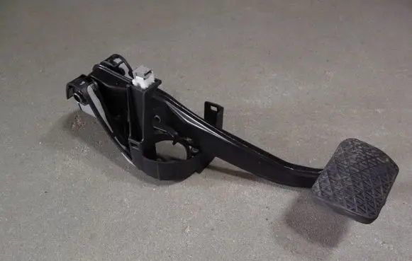 Mercedes-Benz C W204 Brake pedal A2042902001