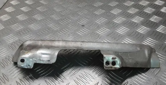 Exhaust heat shield