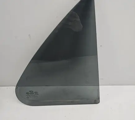 KIA Sorento Rear vent window glass 