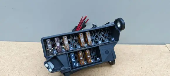 Mercedes-Benz ML W166 Fuse module A1665459340