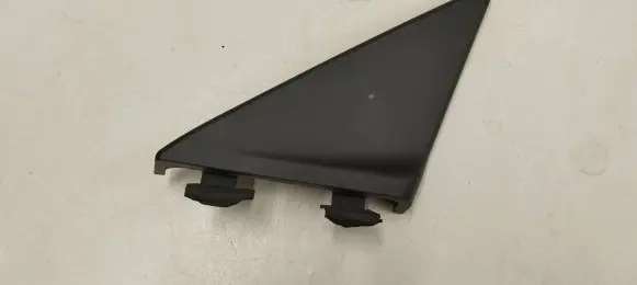 Maserati Levante Other front door trim element 670040411