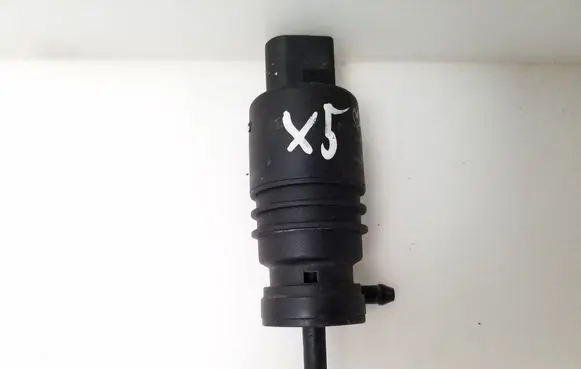 BMW X5 E53 Windscreen/windshield washer pump 8362154