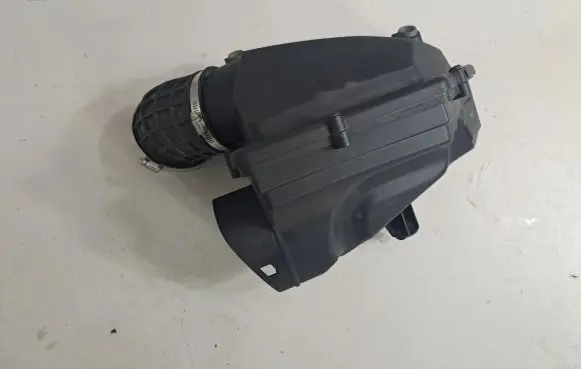 BMW X6 G06 Air filter box 8091492