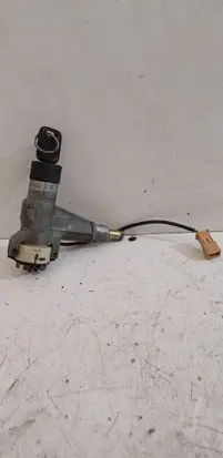 Audi 80 90 S2 B4 Ignition lock 8A0905851