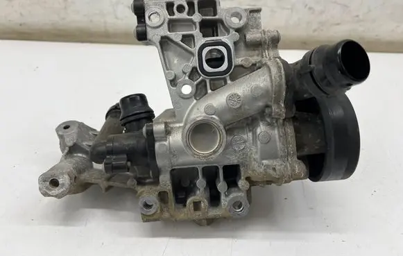 BMW 3 G20 G21 Water pump 8650987