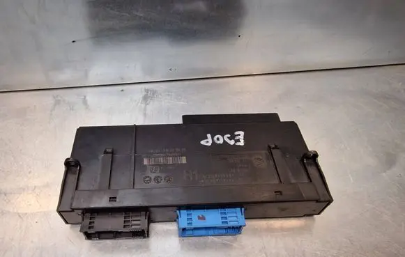BMW 3 E90 E91 Comfort/convenience module 9119491 10681810 9119490