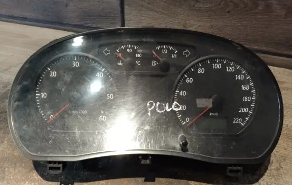 Volkswagen Polo Speedometer (instrument cluster)