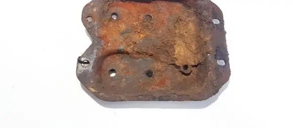 Subaru Legacy Engine mounting bracket