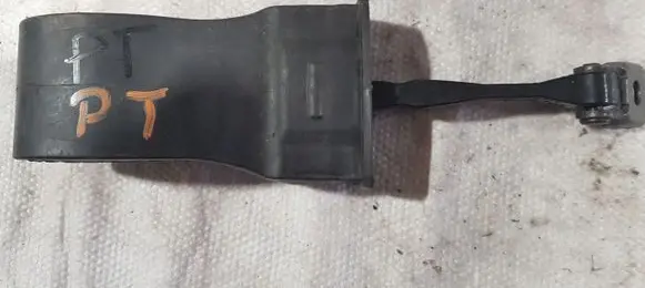 Seat Leon (5F) Rear door check strap stopper