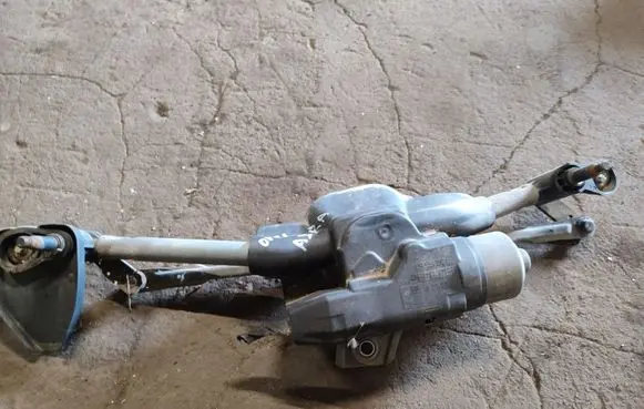 Opel Astra H Front wiper linkage and motor 1390591259
