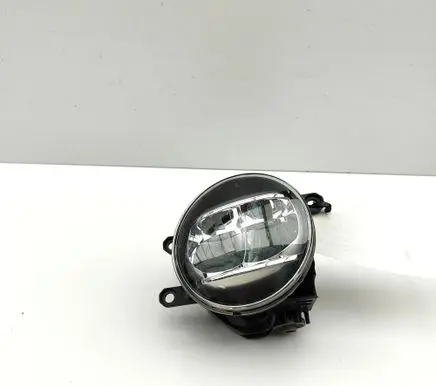 Toyota Prius+ (ZVW40) Front fog light 8121048051