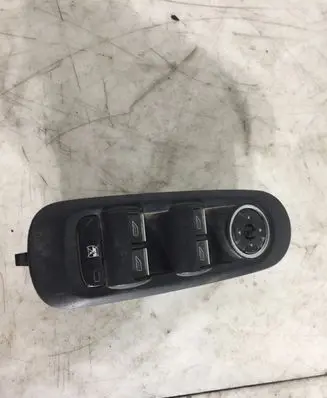 Ford Mondeo MK IV Electric window control switch 7S7T14A132AB