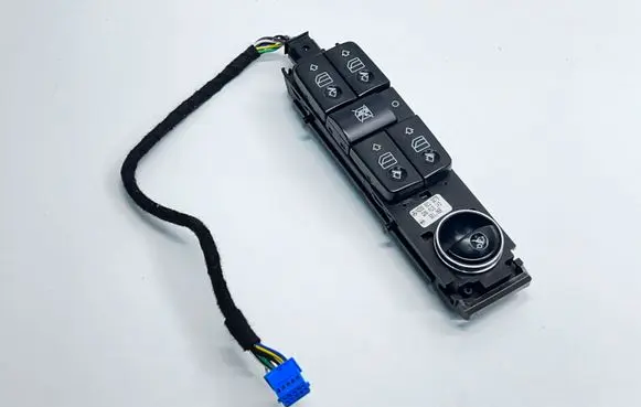 Mercedes-Benz S W220 Electric window control switch A2208213279