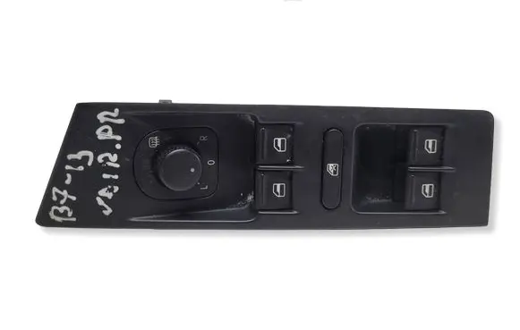 Volkswagen Passat Alltrack Electric window control switch 3AB857857A