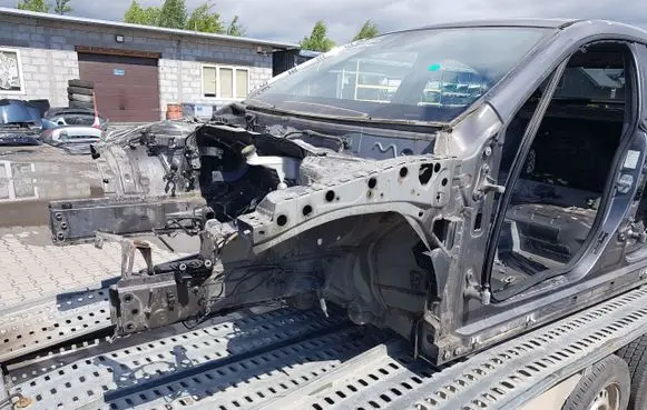 Engine splash shield/under tray