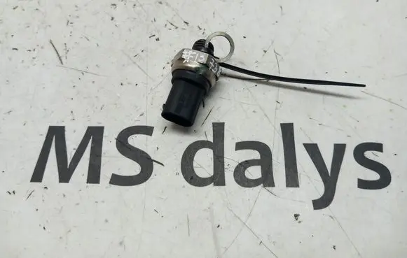 Mercedes-Benz E W211 Exhaust gas pressure sensor A0061531128 0061531128 A0061536028