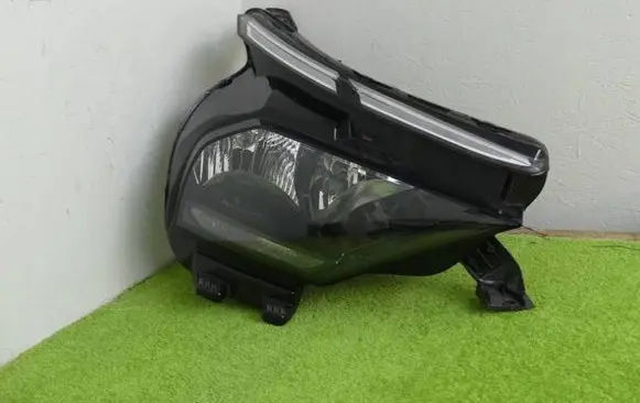 Citroen C4 III e-C4 Headlight/headlamp 73243661 9830655980