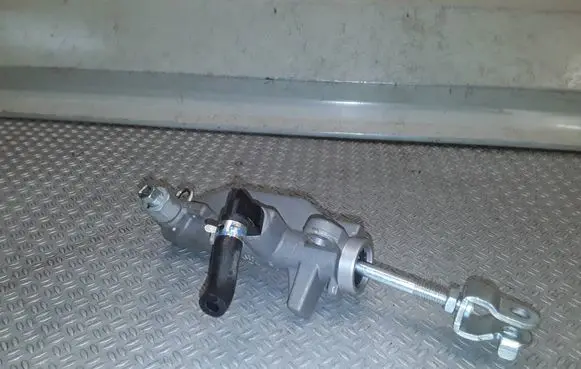 Honda Civic Clutch master cylinder 