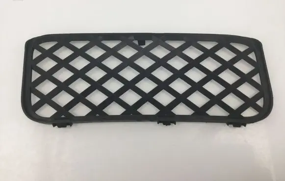 Volkswagen Touareg I Front bumper lower grill 7L6853676