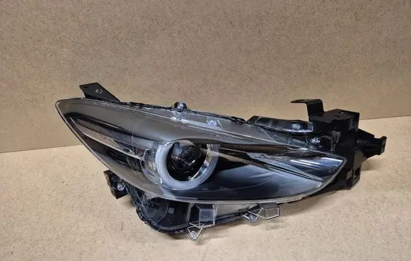 Mazda 3 III Headlight/headlamp BSP551030