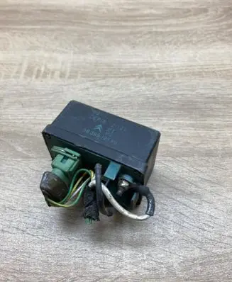 Peugeot 307 Glow plug pre-heat relay 9639912580