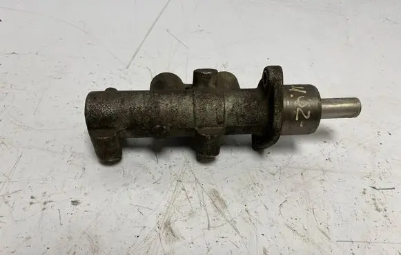 Peugeot Boxer Master brake cylinder 10AZML6052B