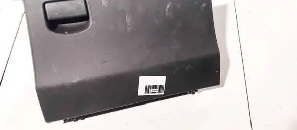 Glove box