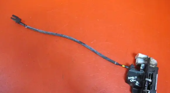 Fiat Doblo Front door lock