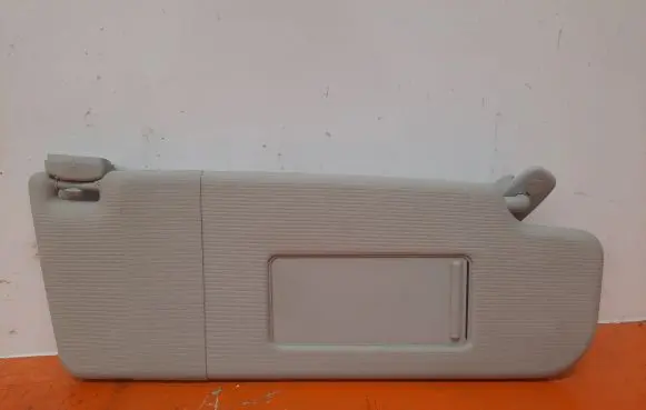 Volkswagen Polo IV 9N3 Sun visor