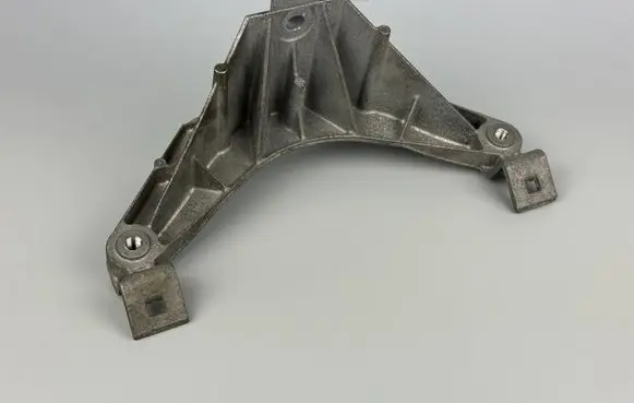 BMW X5 E70 Gearbox mounting bracket 7137238