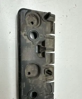 Volvo XC90 Fender mounting bracket 31378134