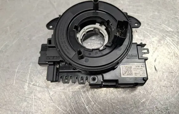 Skoda Octavia Mk2 (1Z) Airbag slip ring squib (SRS ring) 5K0953569