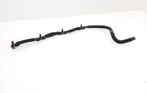 Volkswagen PASSAT B7 Fuel return line/hose 