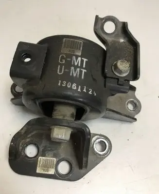 KIA Soul Engine mount bracket 10070677