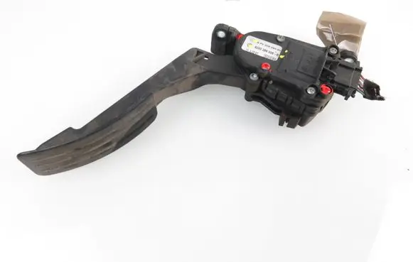 Dacia Logan I Accelerator throttle pedal 8200386506B 6PV00908502