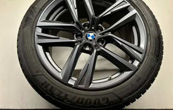 BMW i4 R18 alloy rim 6896768