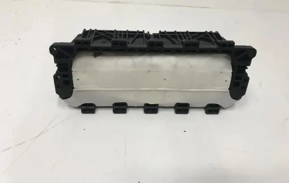 BMW i4 Passenger airbag