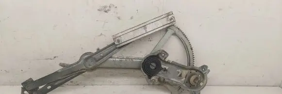 Mercedes-Benz E W124 Front door manual window regulator 