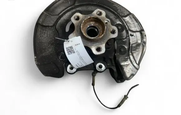 BMW 5 G30 G31 Rear wheel hub 6866334