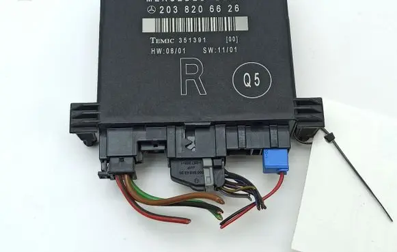 Mercedes-Benz C W203 Door control unit/module 2038206626
