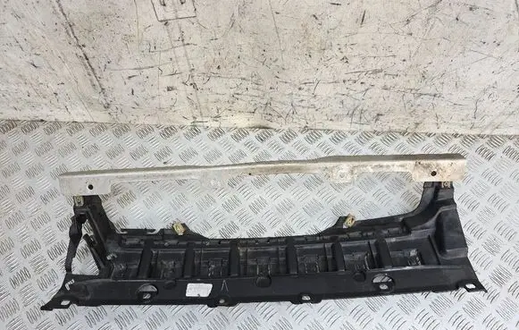 Rear bumper mounting bracket