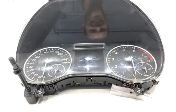 Mercedes-Benz B W246 W242 Speedometer (instrument cluster) A2469001607