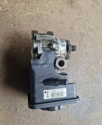 BMW 3 E46 Power steering pump 6756575 7692974519